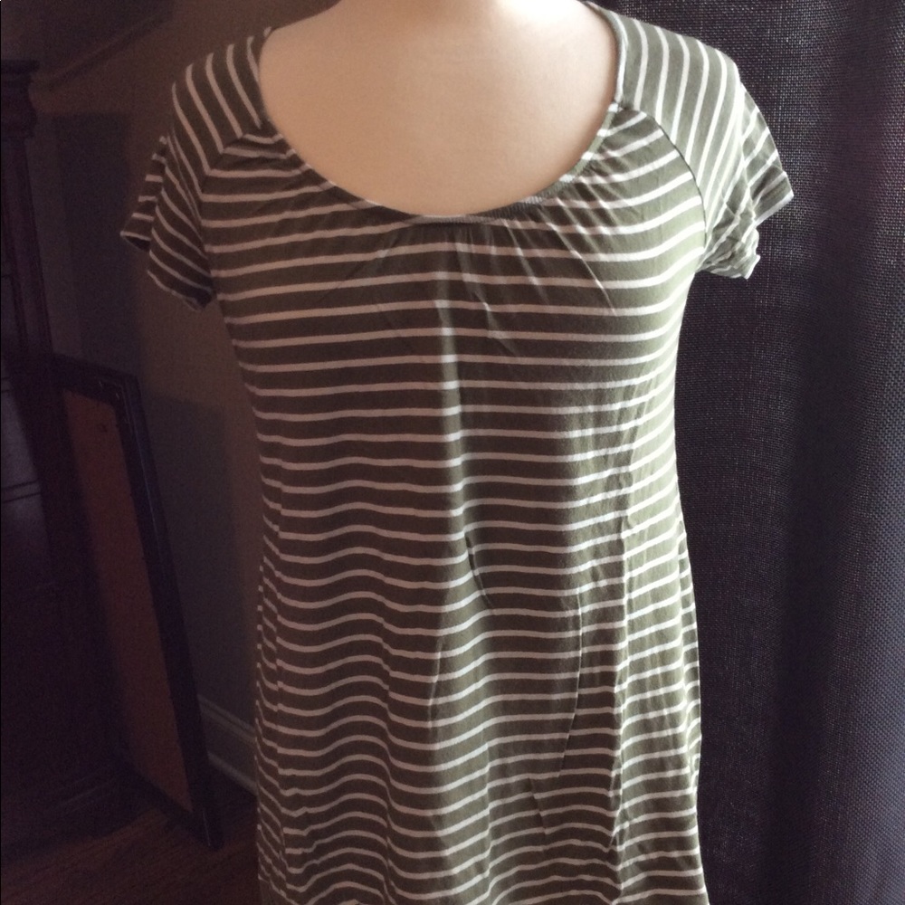 Motherhood maternity nursing top size medium
